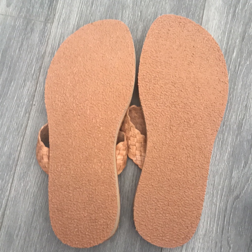 SOLD in BOGO!!!! Handmade Mexican Huaraches Floral Tan Double Strap Sandals - Picture 5 of 7